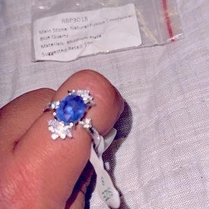 BEAUTIFUL size 8 ring, brand new never worn